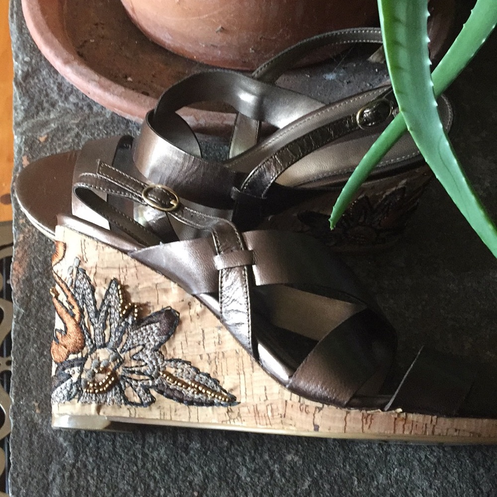 Bandolino wedge sandals